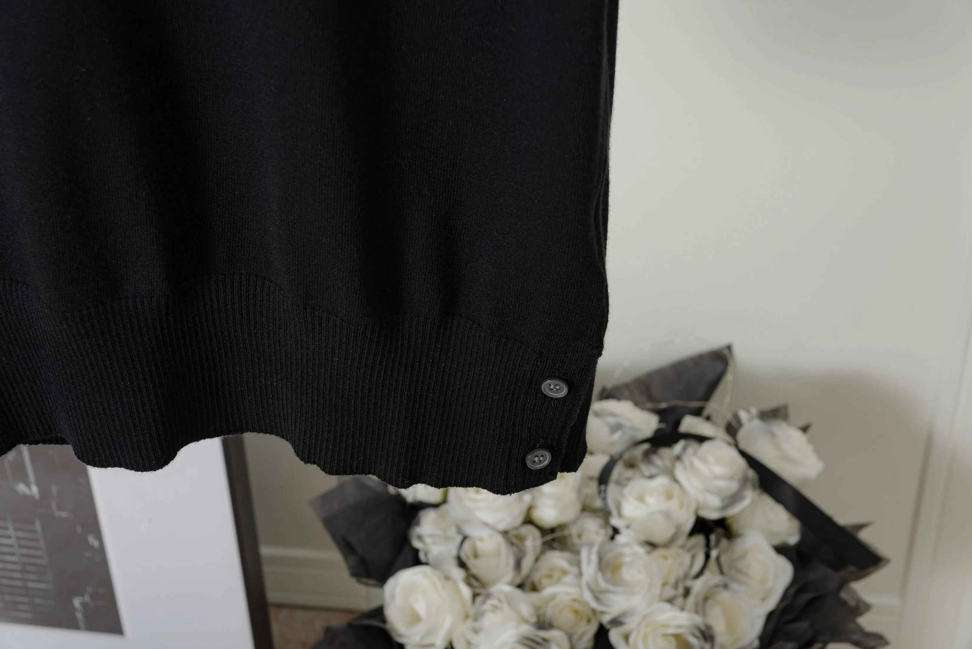 𝑻𝒉𝒐𝒎 𝑩𝒓𝒐𝒘𝒏𝒆Classic Thom Browne T Classic Breathable Authentic Quality + Authentic + Same Style Size：0/1/2/3/4 ：White/Black/Navy Blue/Light Gray/Dark Gray